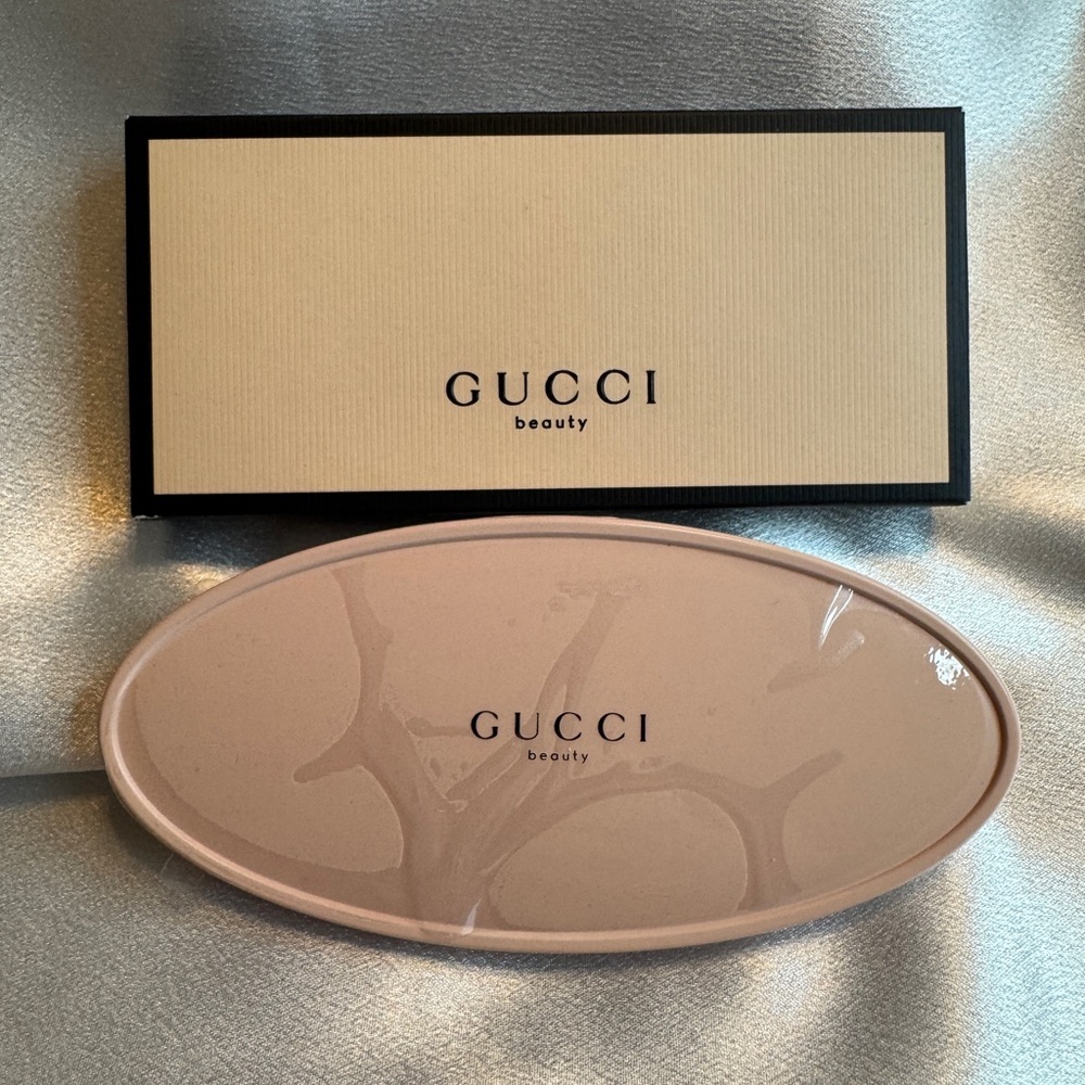 Gucci Beauty Pink Mirror NIB
